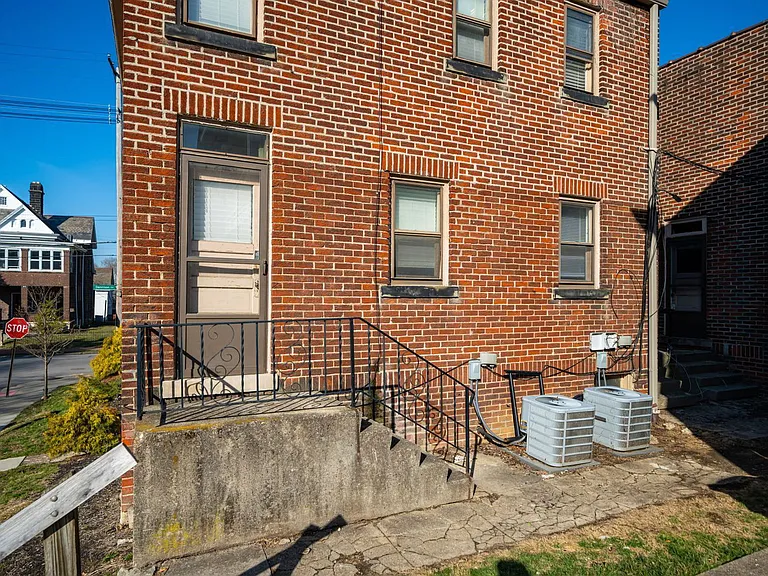 828 Dennison Ave — Photo 15
