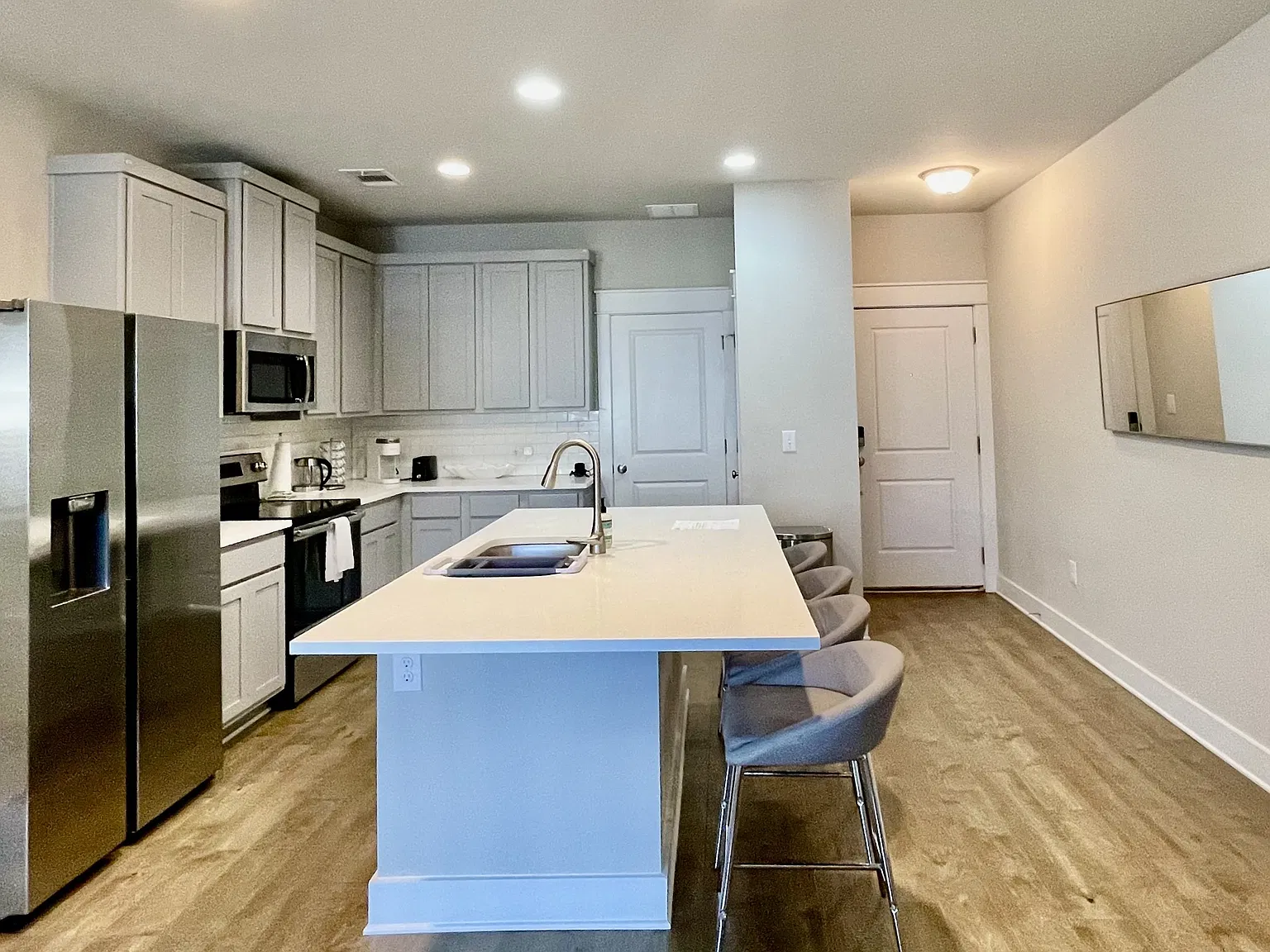 2 bed, 1720 sqft, $2,750 — Photo 2