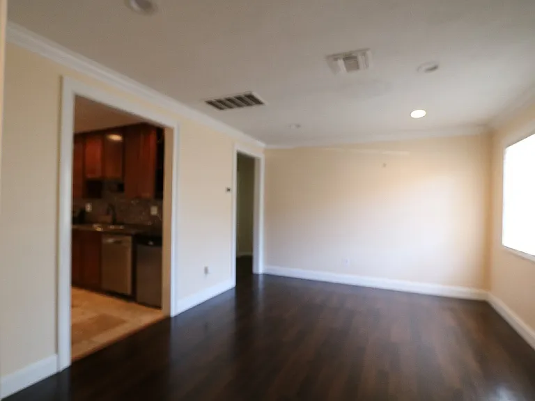 4419 W Euclid Ave — Photo 20