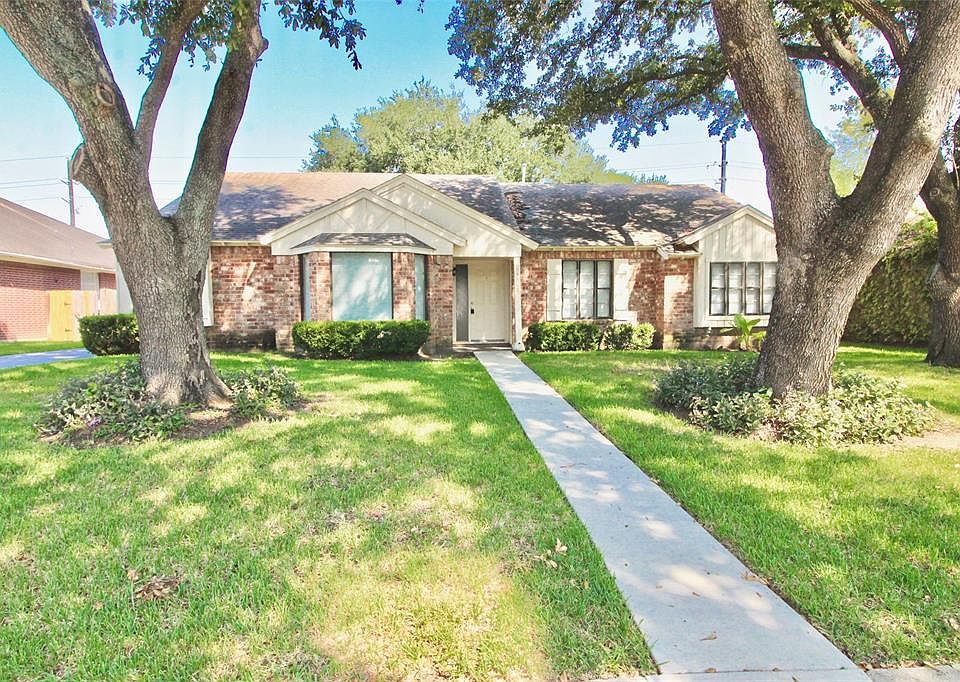 1st image of 15138 Corona Del Mar Dr