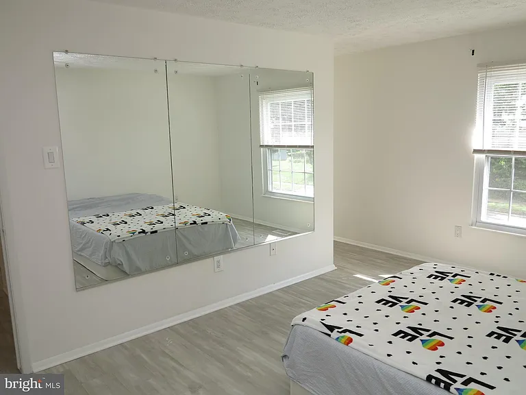 8406 Woodford Ct — Photo 21