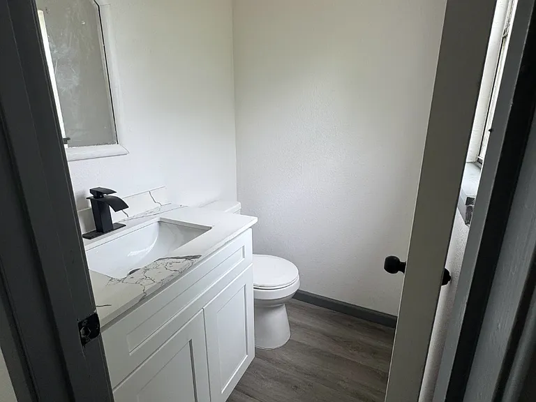 6129 Vincent Dr — Photo 14