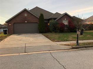 3306 S Stoney Point Rd, Rogers, AR 72758