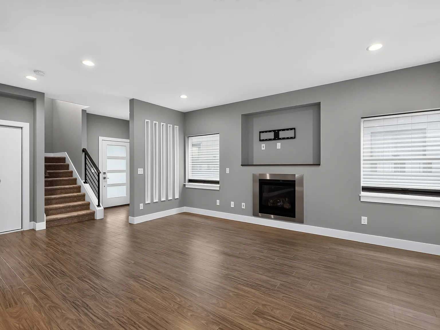 3 bed, 2.5 bath, 2300 sqft, $3,295 — Photo 3