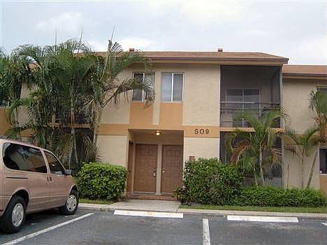 2nd image of 509 Gardens Dr APT 203