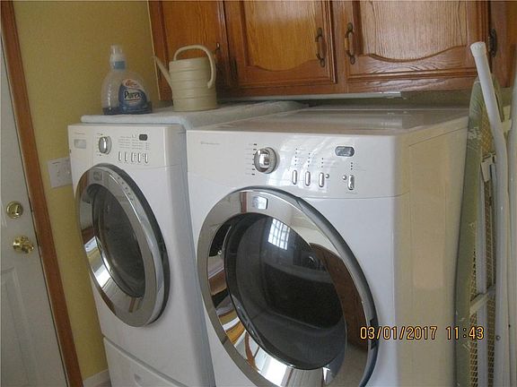 5th image of 410 Gemini St