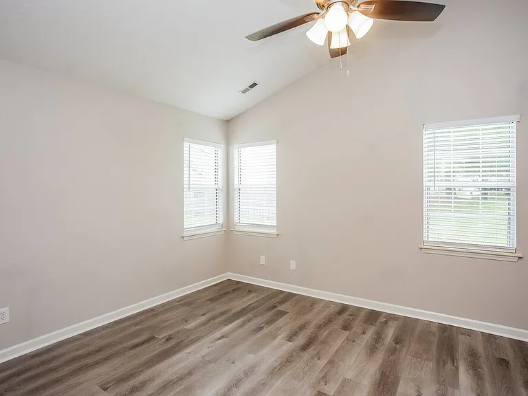 8908 Chesham Dr — Photo 7