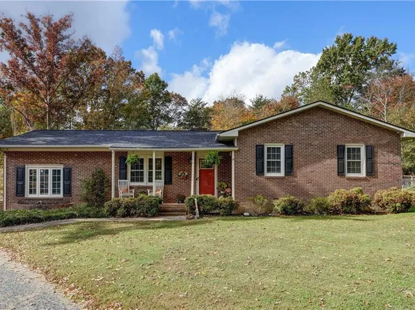 206 Dogwood Rd, Stoneville, NC 27048