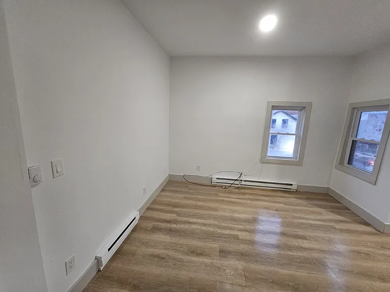558 Main St #3C — Photo 4