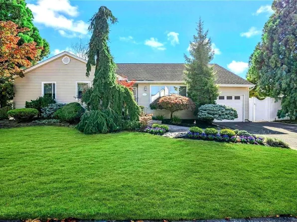 1500 Tyler Avenue, East Meadow, NY 11554