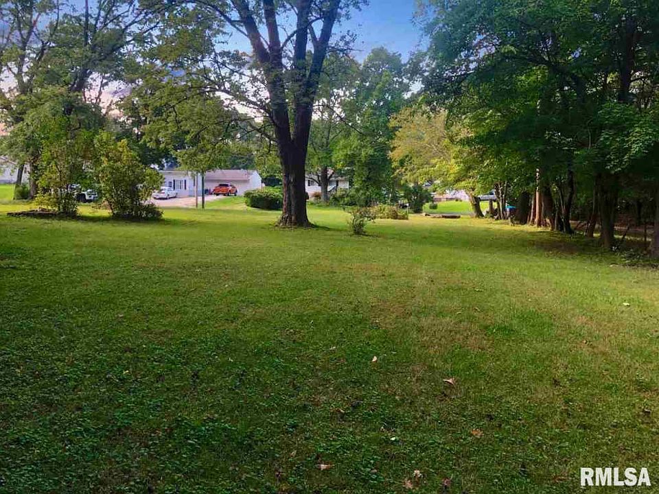 1st image of 407 Roosevelt Cir