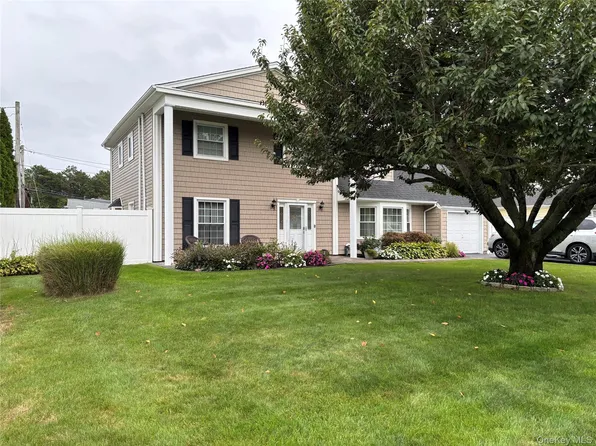 181 Cirrus Road, Holbrook, NY 11741