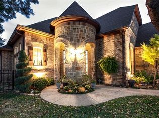 5808 River Meadows Pl, Fort Worth, TX 76112