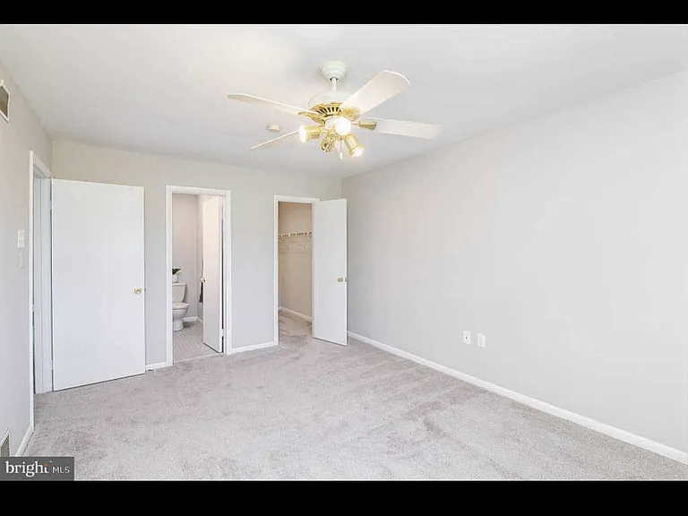 49 Six Holly Dr #6 — Photo 8