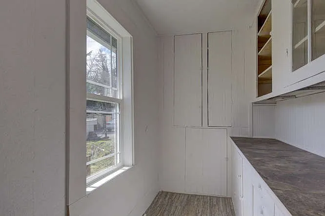 1339 NE Logan St — Photo 9