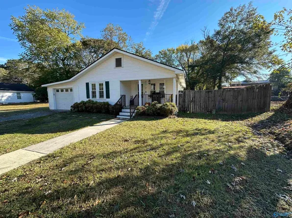 413 Elm St, Boaz, AL 35957