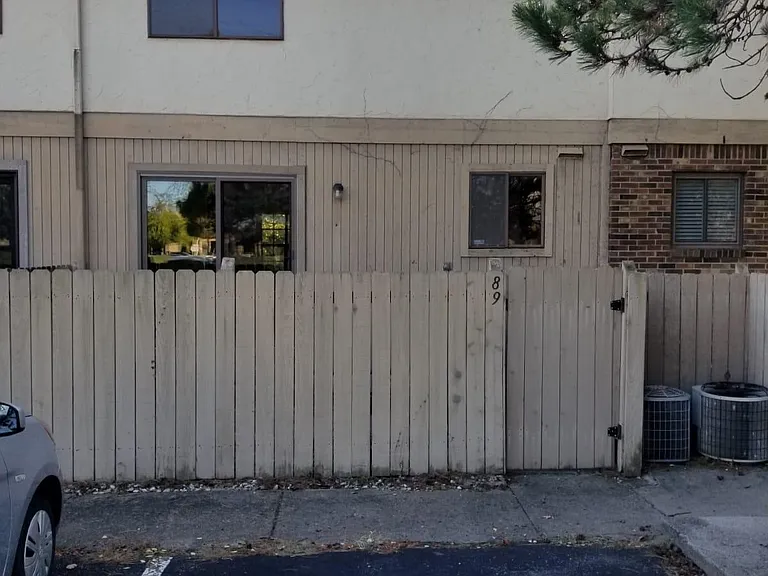 89 Stornoway Dr W — Photo 9