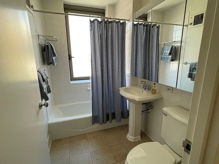 1500 Lexington Ave #12A — Photo 10