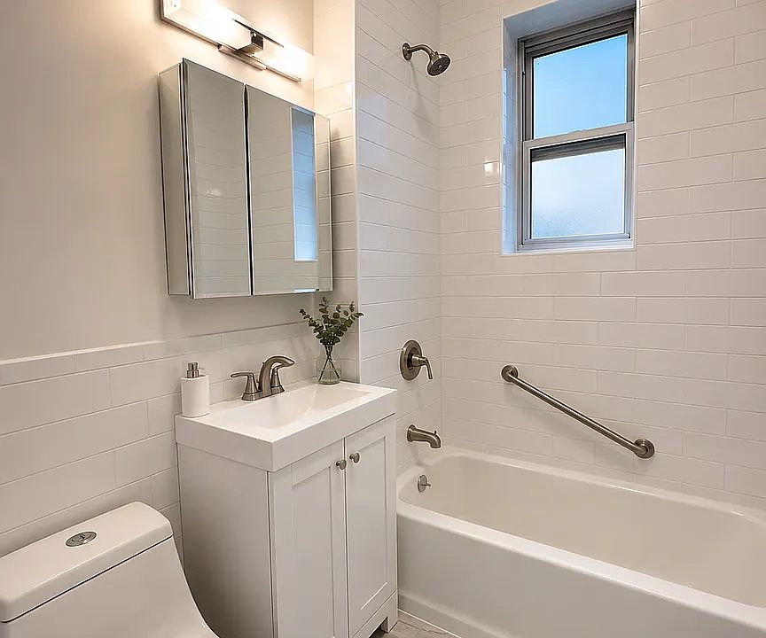 2nd image of 215 W 88th St APT 1A