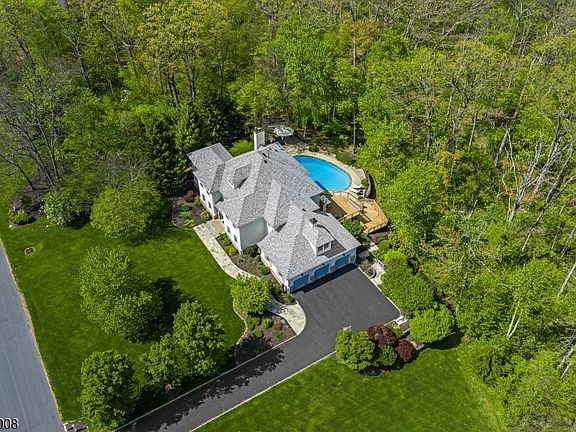 2nd image of 82 Woodman Ln