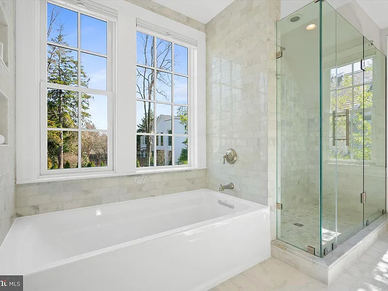 3213 Foxhall Rd NW — Photo 21