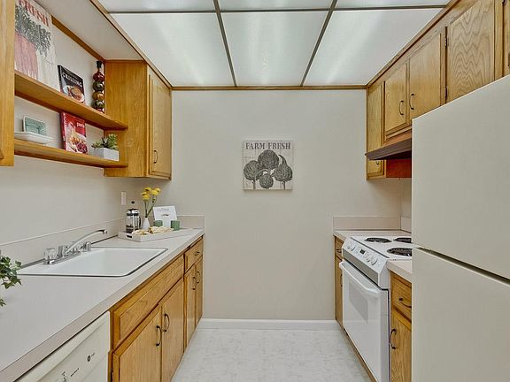 5th image of 1915 Mount Vernon Ct APT 10