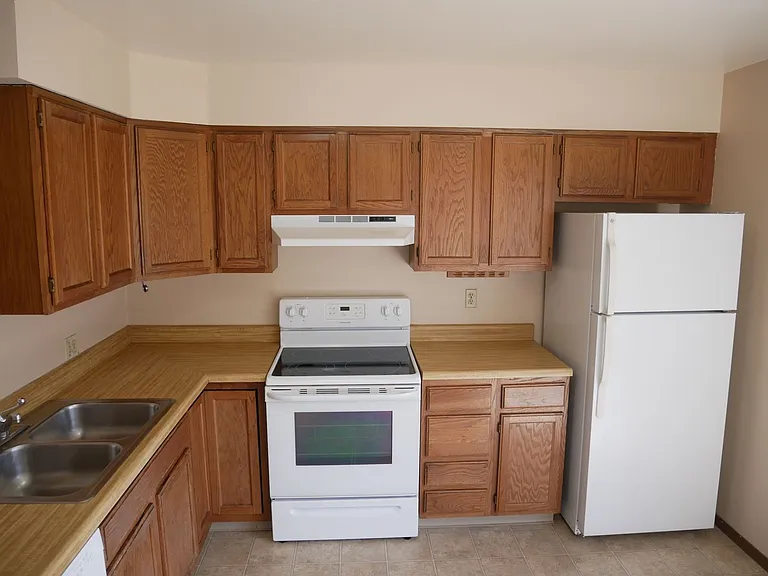 7612 Clover Hill Dr — Photo 5