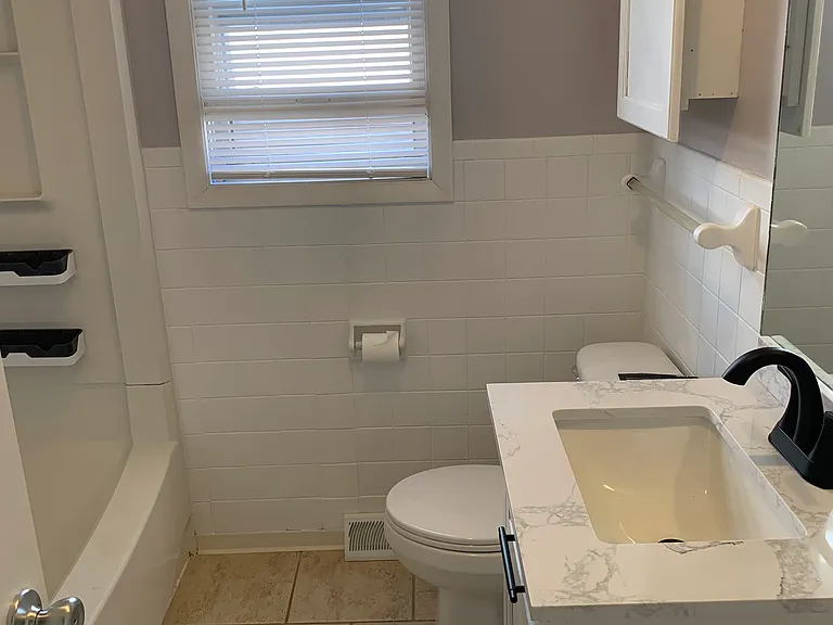 445 W 10th St #445 — Photo 9