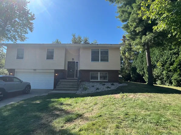 961 Sheffield Dr, Valparaiso, IN 46385