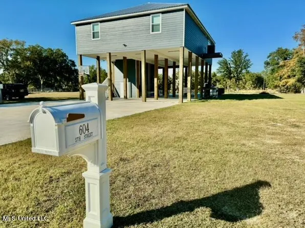 604 5th St, Pass Christian, MS 39571