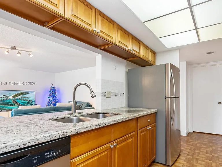 825 Egret Cir #110 — Photo 12