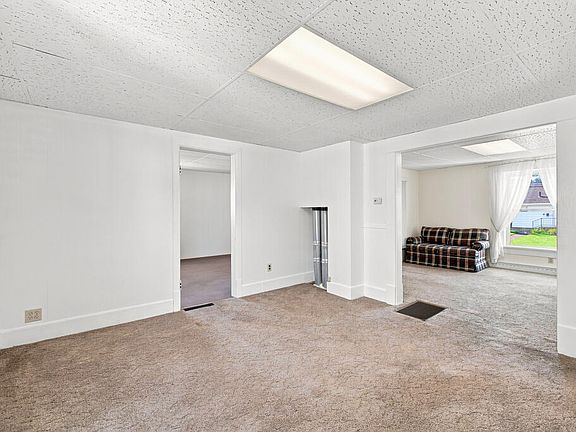 3rd image of 519 Beethoven St