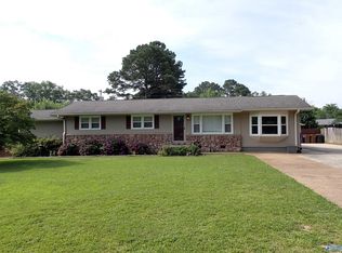 724 Frost St SW, Hartselle, AL 35640