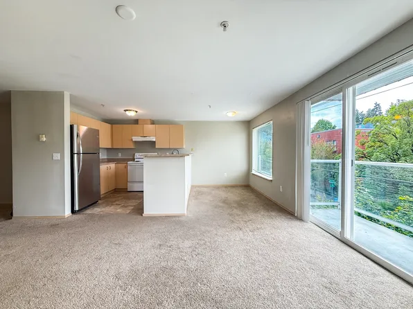 5200 Roosevelt Way NE, Seattle, WA