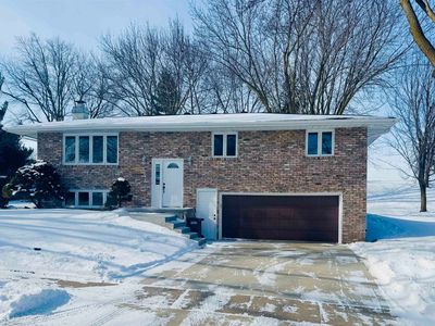 1793 Glenwood Ct, Dubuque, IA, 52002