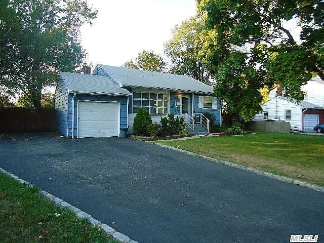 2nd image of 6 Arbell Dr