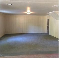 1301 W Gulf Field Dr, Mobile, AL 36605
