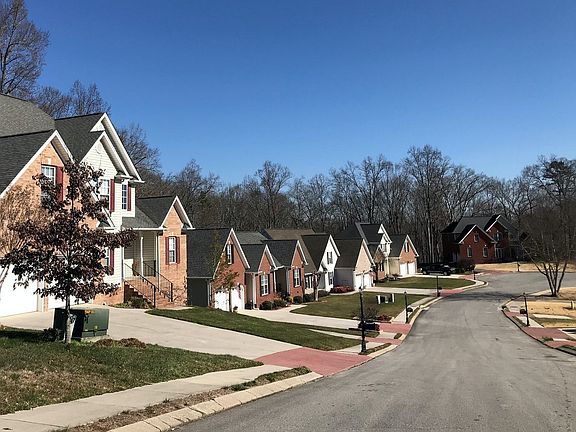 4th image of 855 Brooke Stone Dr
