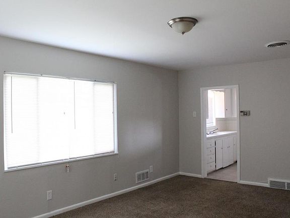 3rd image of 116 E Leslie Ave