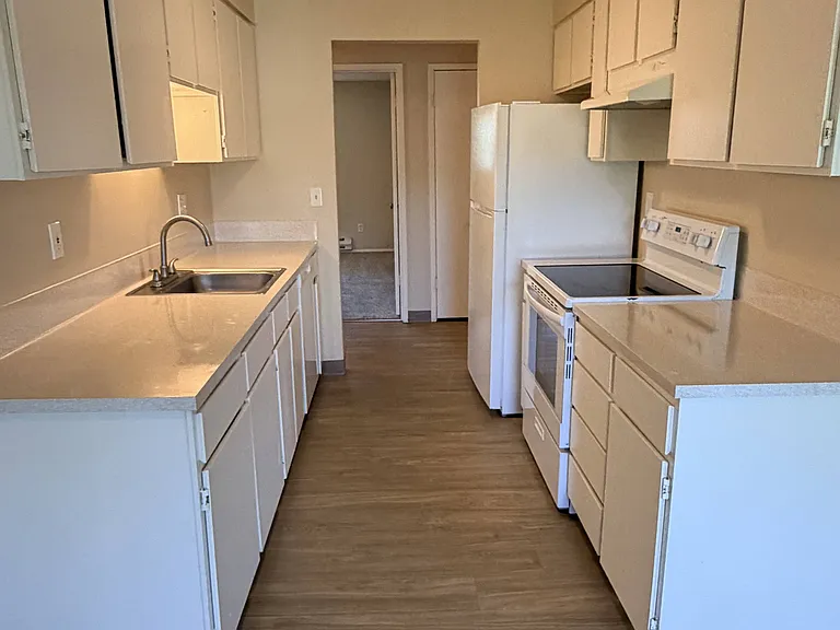 Stafford Court Apartments — Photo 5