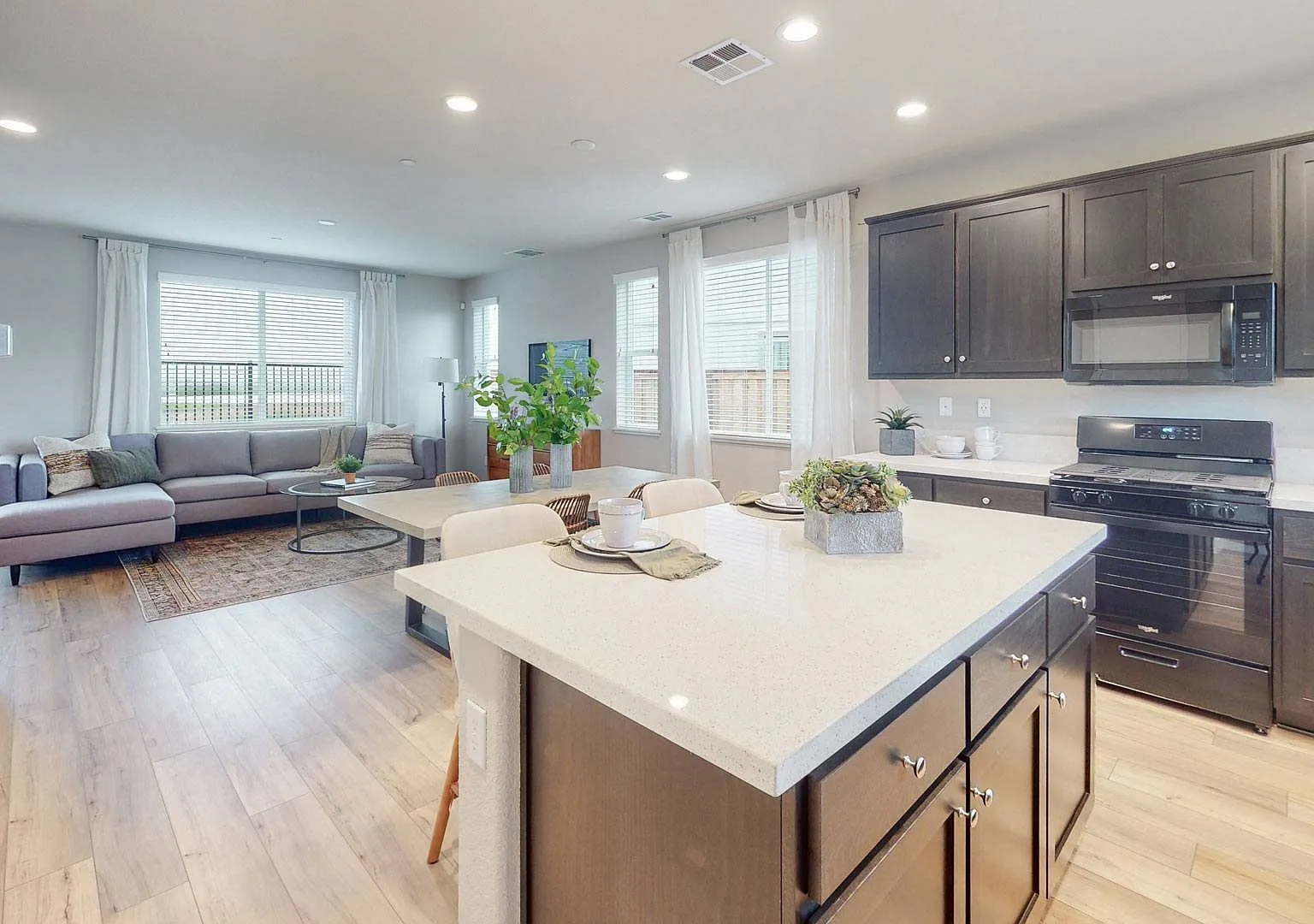 1579 Abundance Way — Photo 2