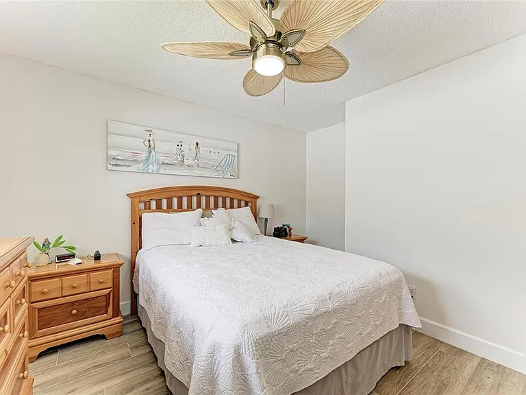 405 Bayside Ln — Photo 46