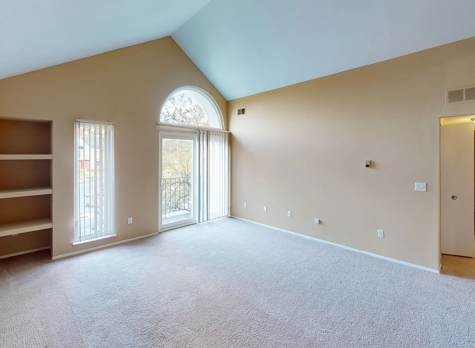 Heights of Novi Apartments — Photo 3