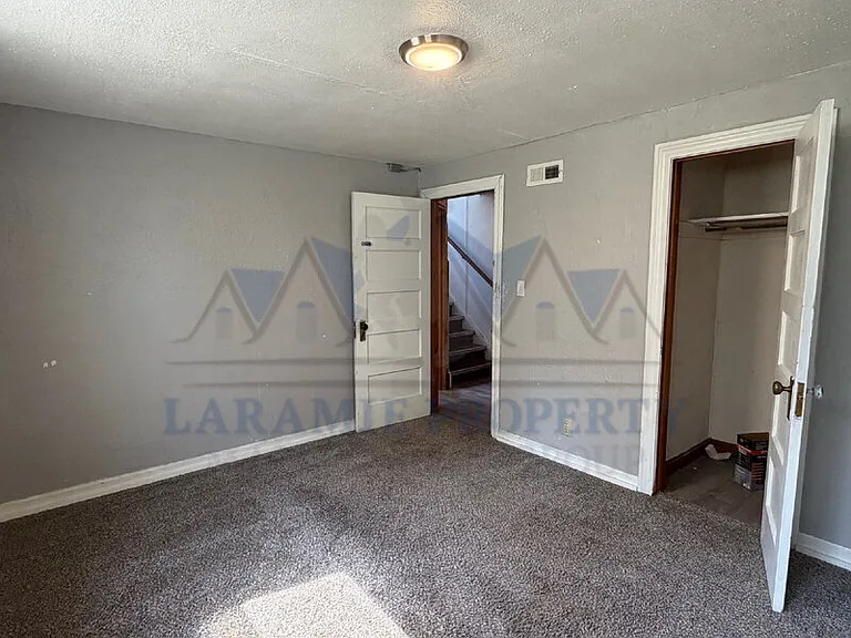 918 E Gibbon St — Photo 12