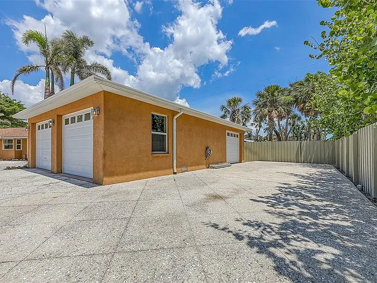 1203 Lyric Ln — Photo 31