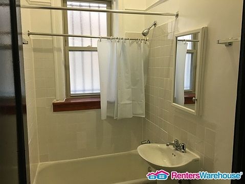 5th image of 834 W Fullerton Ave APT B
