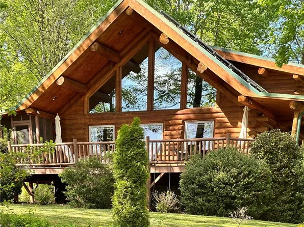 715 W Meadow Pkwy, Moravian Falls, NC 28654