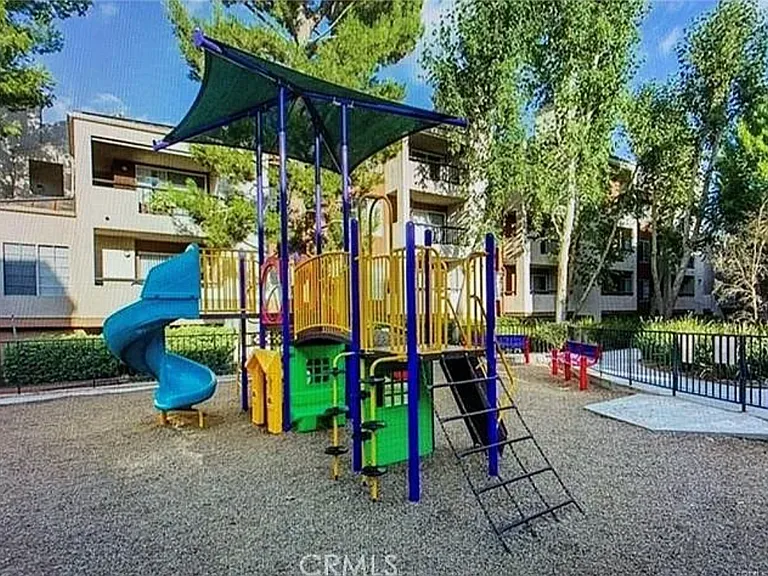 5530 Owensmouth Ave #233 — Photo 6