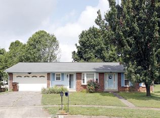 212 Normandy Cir, Versailles, KY 40383