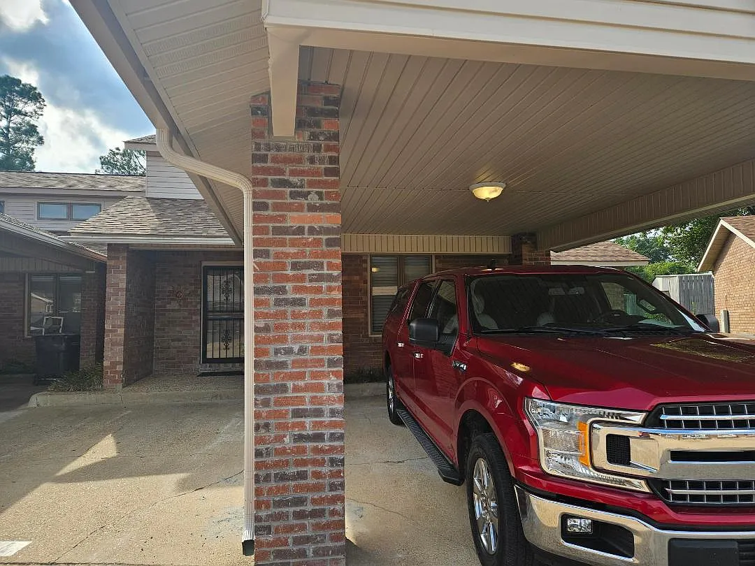 2711 A Greenbriar Drive - 1 — Photo 2
